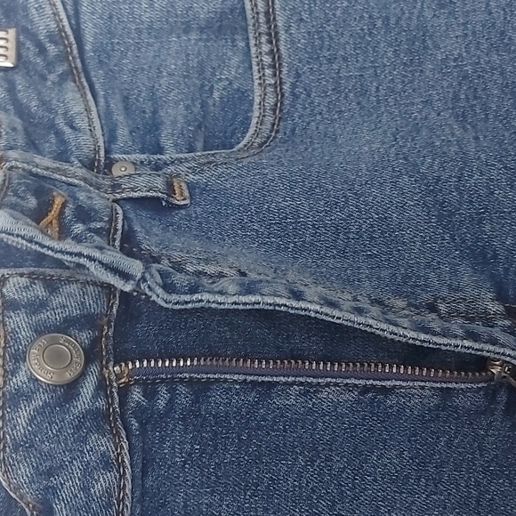 Aritzia Sunday Best Cut Off Jean Short Stretchy High Waist Med Wash Size 27 - Picture 5 of 7